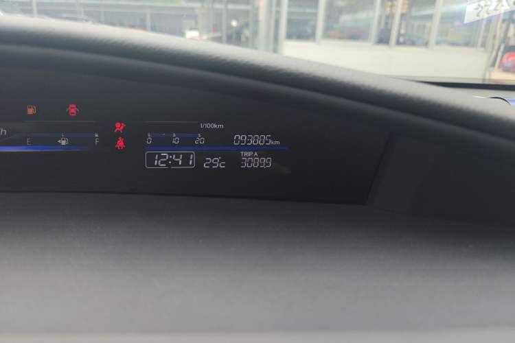 Used Honda Jade 2014 1.8L Automatic Comfort Elite Version 5 Seats
