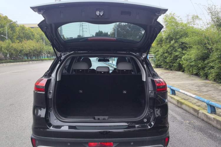 Used Geely Auto Emgrand X7 Sport 2022 1.8TD DCT Zhiya Trim
