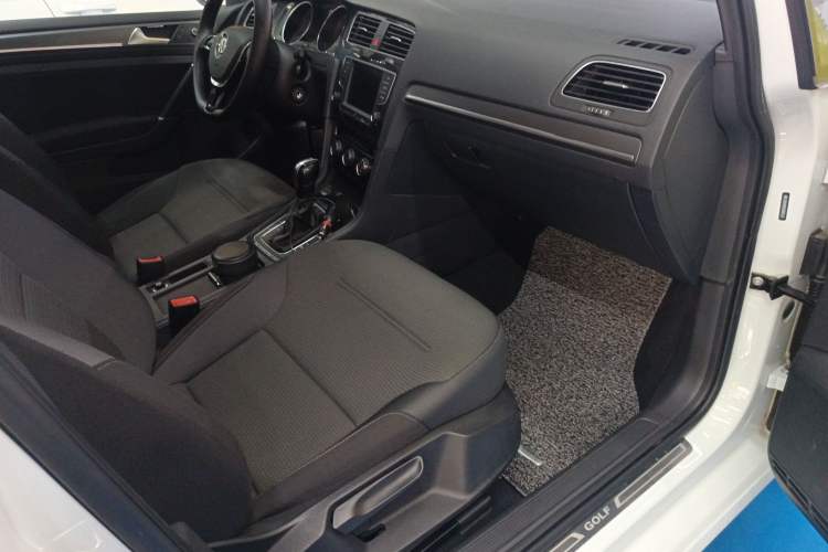 Used Volkswagen Golf 2017 230TSI Automatic Comfort Edition – Celebrating Milestone of One Million Units
