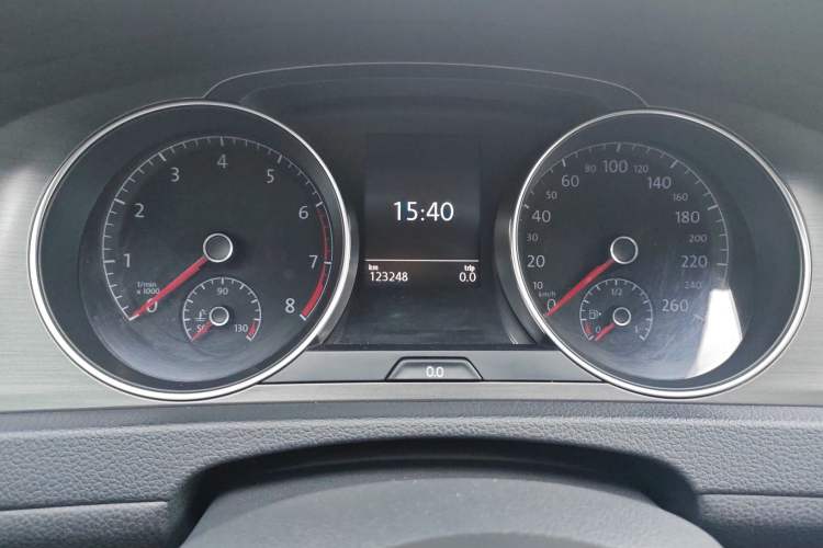 Used Volkswagen Golf 2016 230TSI Automatic Comfort Version
