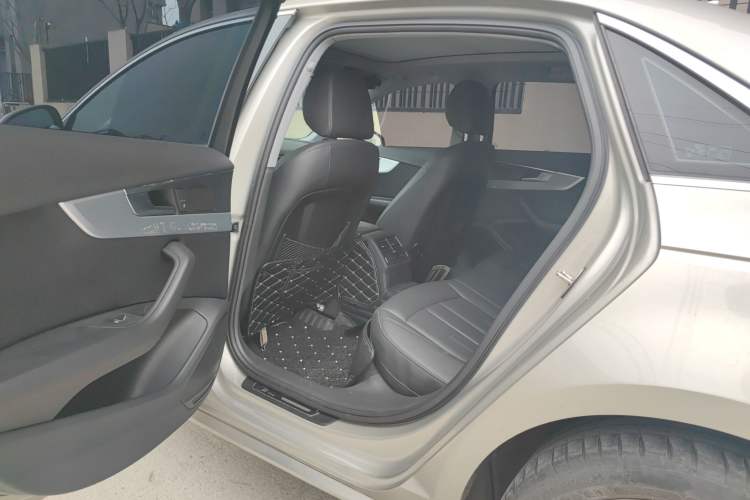 Used Audi A4L 2019 40 TFSI Fashion Edition China VI Emission Standard
