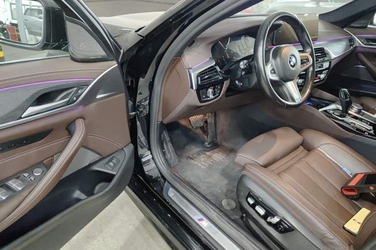 Used BMW 5 Series 2022 530Li Luxury Edition M Sport Package
