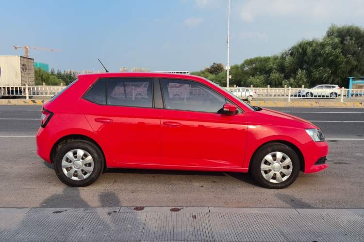 Used Skoda Fabia 2015 1.4L Automatic Front-Drive Model
