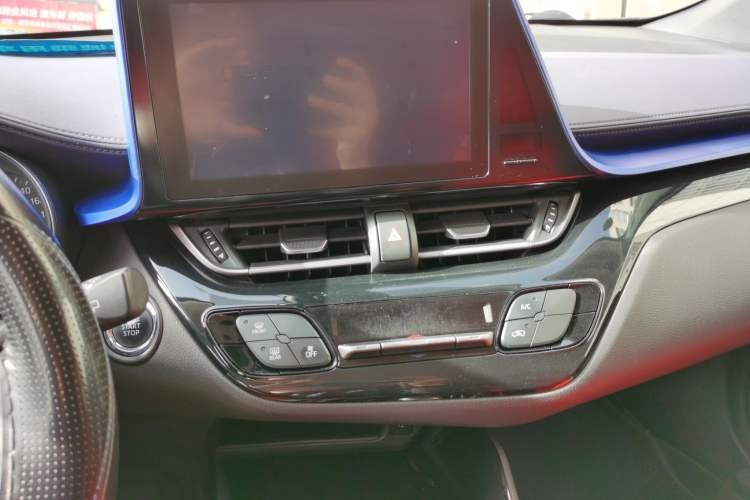 Used Toyota C-HR 2018 2.0L Leading Edition China VI
