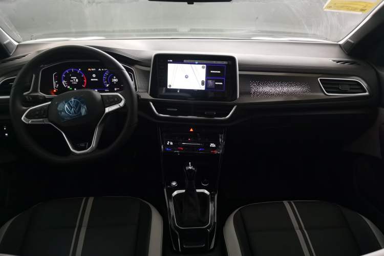 Used Volkswagen T-ROC 2026 Model 300TSI DSG Two-Wheel Drive Chenguang Edition