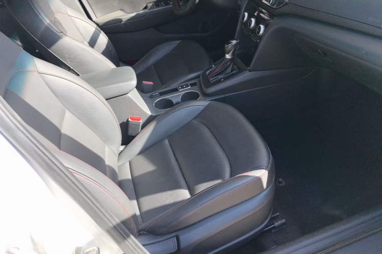 Used Hyundai Elantra 2019 1.4T Dual-Clutch Xuan Dong · Dynamic Model
