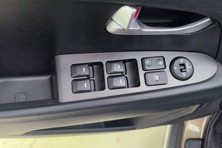 Used Kia Sportage R 2015 2.0L Automatic Two-Wheel Drive GL
