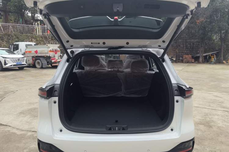 Used Changan CS75 PLUS 2025 Model, 4th Generation 1.5T New Blue Whale Smart Excellence Version
