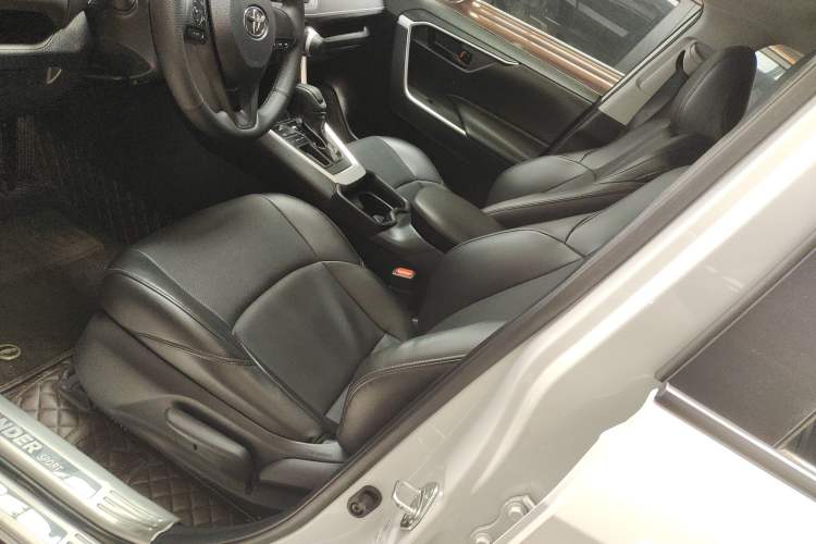 Used Toyota Wildlander 2023 2.0L CVT Two-Wheel Drive Leading Edition
