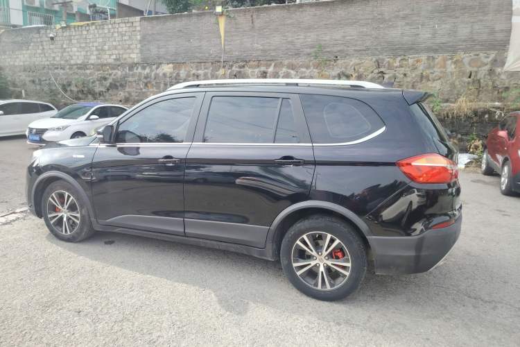 Used SWM X7 2020 2.0L Manual Elite Version 7 Seats
