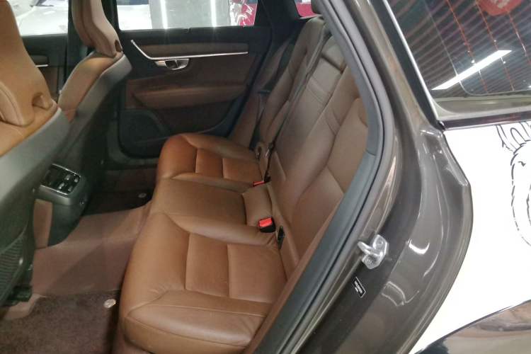 Used Volvo V90 2021 Cross Country B5 AWD Smart Range Edition
