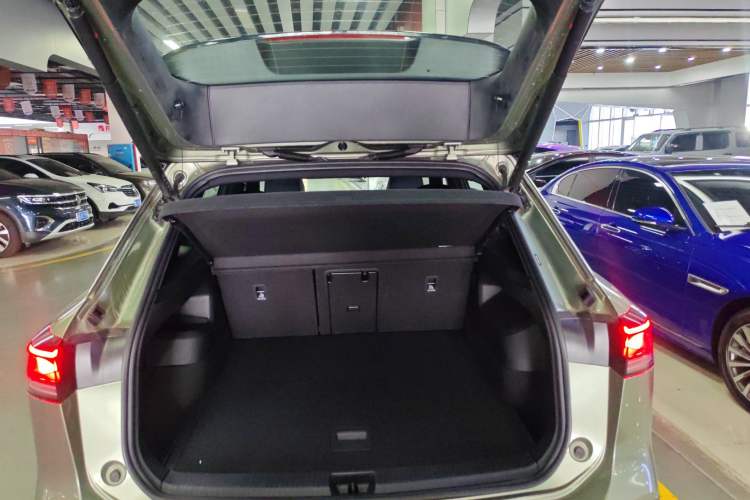 Used Volkswagen Tayron 2025 Tiguan L 380TSI 4Motion Luxury Easy Package
