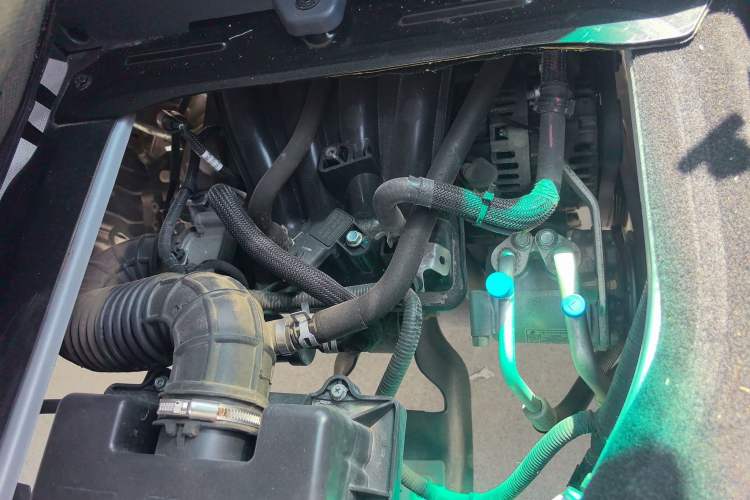 Used Jinbei Hiace X30 2023 1.5L Super-Comfortable Passenger Van 5/6/7-Seater Non-Air-Conditioned Version Model SWC15M
