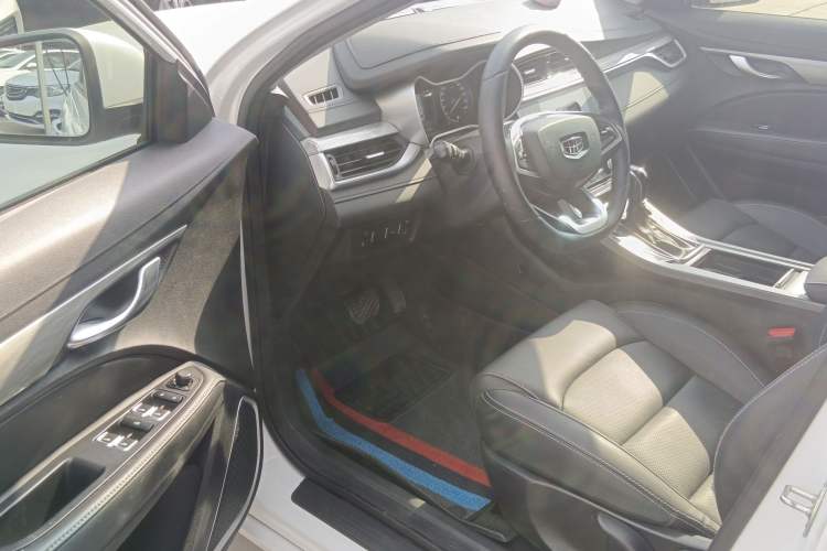 Used Geely Auto Emgrand 2019 Leading Edition 1.5L CVT Luxury Model China VI Standard
