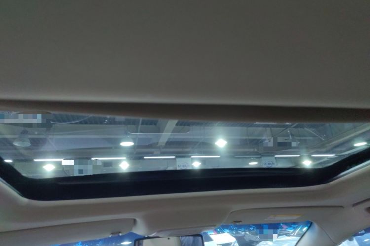 Used Buick GL8 2023 Facelifted Land Cruiser Executive Luxury Version
