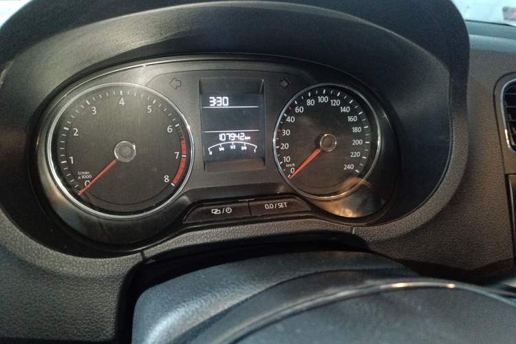 Used Volkswagen Polo 2016 1.6L Automatic Comfort Model
