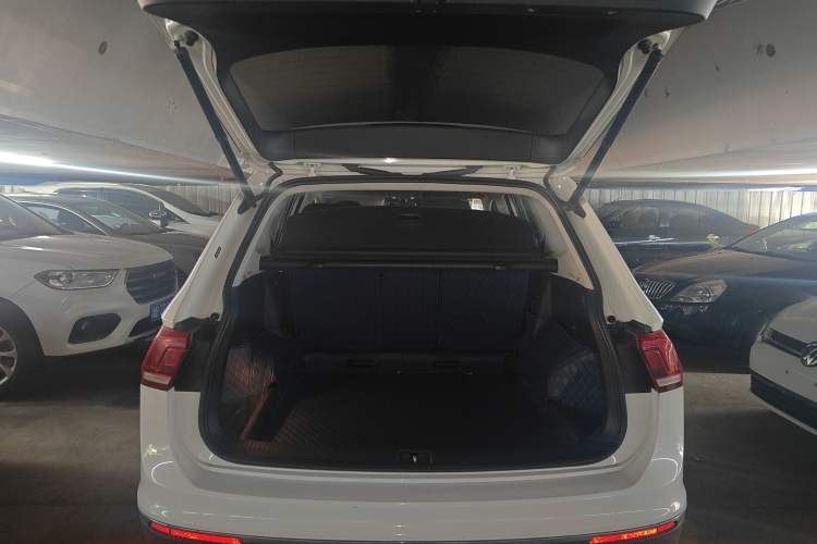 Used Volkswagen Tiguan L 2017 330TSI Automatic Two-Wheel Drive Luxury Edition
