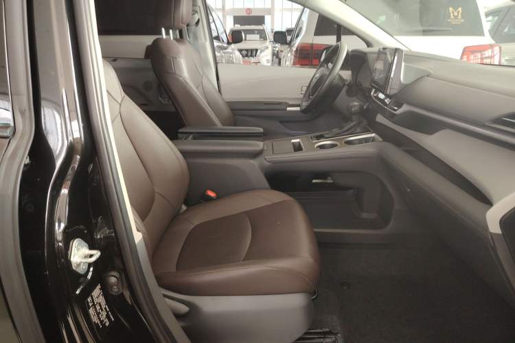Used Toyota Sienna 2021 2.5L Hybrid Comfort Edition
