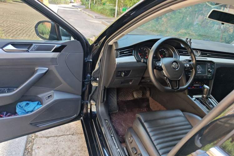 Used Volkswagen Magotan 2019 330TSI DSG Leading Edition China V Standard
