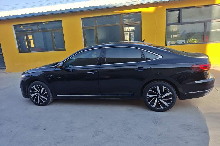 Used Volkswagen Passat 2023 Facelift 330TSI Luxury Edition