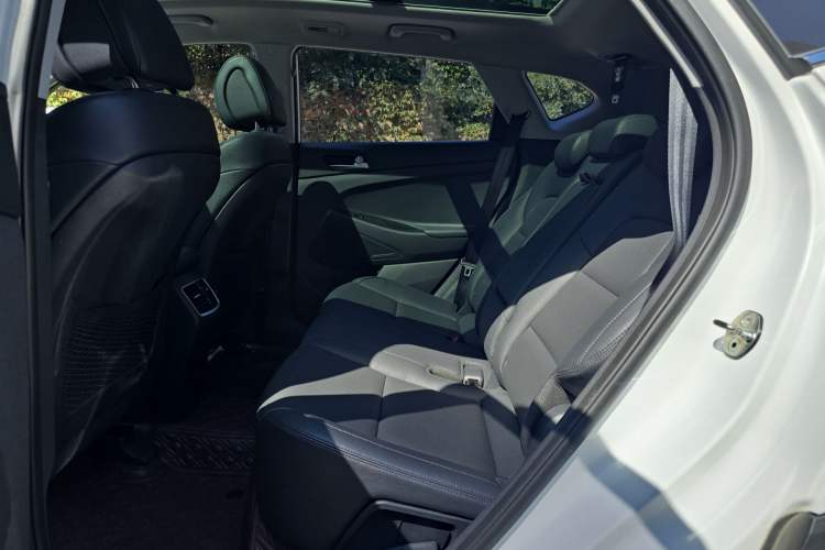 Used Hyundai Tucson 2015 1.6T Dual-Clutch Two-Wheel-Drive Smart Model
