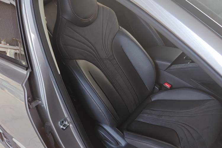 Used Roewe D5X DMH 2024 135 Flagship Edition
