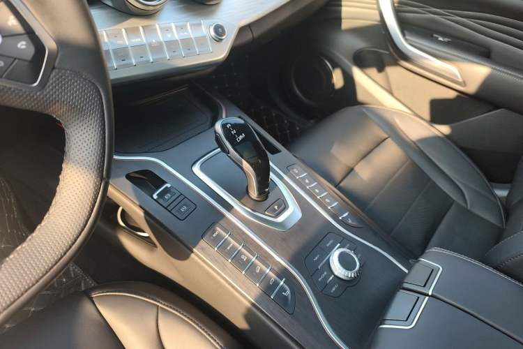 Used Wey VV7 2019 Upgraded Model 2.0T Flagship Version China V Standard
