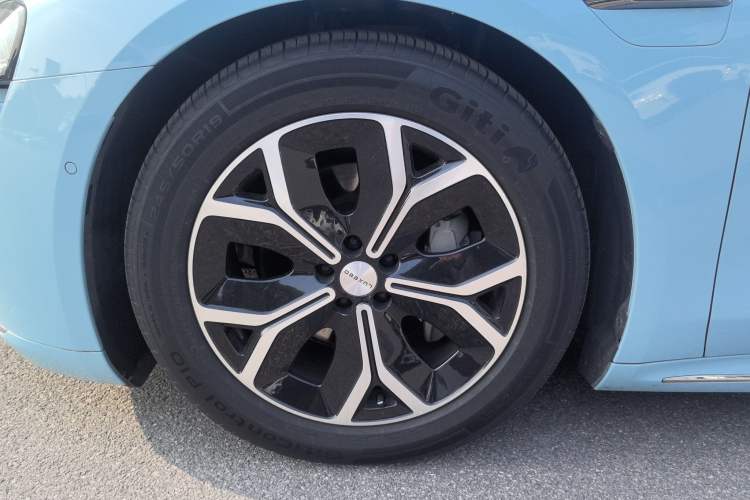 Used Hima Luxeed S7 2025 855 km Max