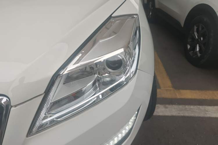 Used BAIC Senova X65 2015 2.0T Automatic Elite Model
