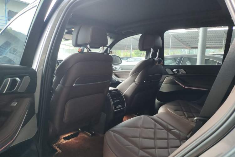 Used BMW X5 2022 xDrive 40Li M Sport Package
