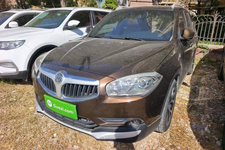 Used Brilliance V5 2016 1.5T Manual Two-Wheel Drive Smart Version
