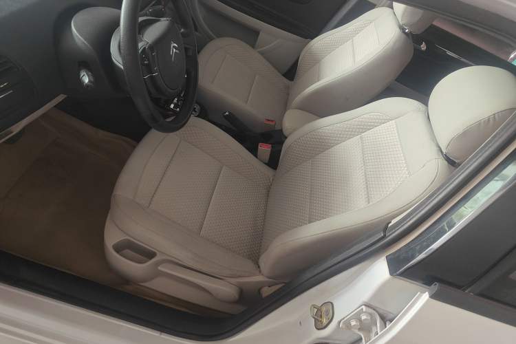 Used Citroen C-Quatre 2014 VTS Version 1.6L Automatic Prestige Model
