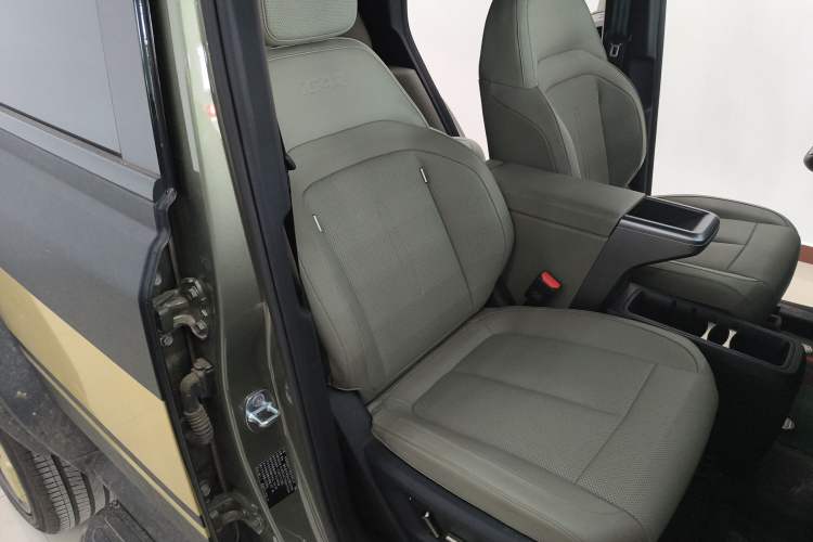 Used  V23 2025 501 Four-Wheel Drive Intelligent Driving Version
