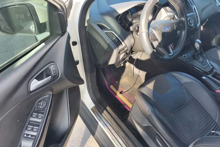 Used Ford Focus 2015 Sedan 1.6L Automatic Trend Model
