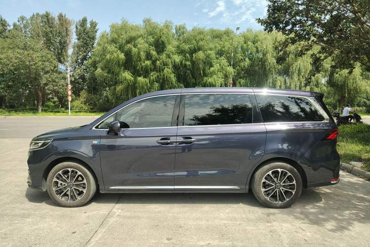 Used Roewe iMAX8 2023 400TGI Comfort Edition
