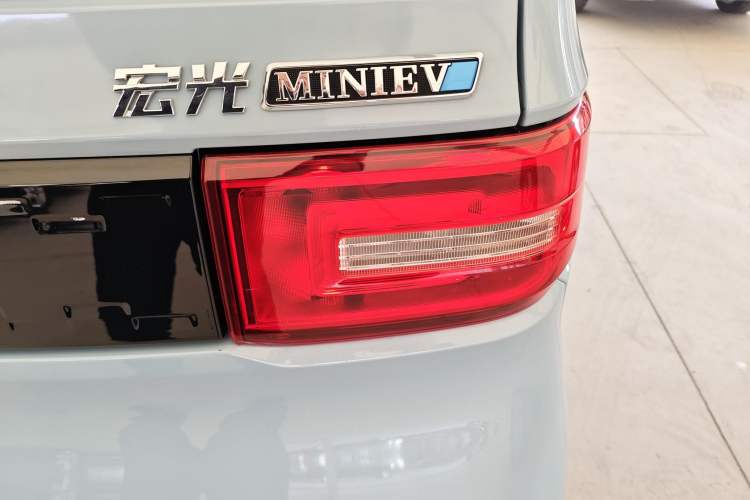 Used Wuling Hongguang MINIEV 2022 Easy Version Lithium Iron Phosphate
