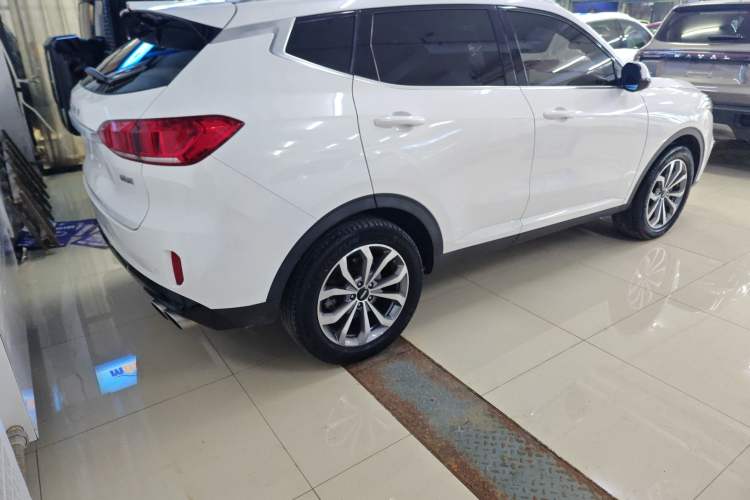 Used Wey VV6 2018 2.0T Two-Wheel-Drive Ultra-Luxury Version China V Standard
