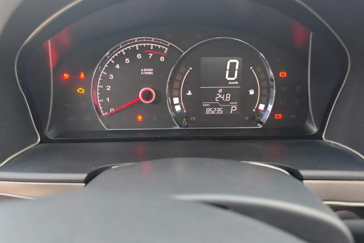 Used Roewe 350 2015 1.5L Automatic Luxury Sunroof Edition