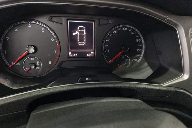 Used Volkswagen T-ROC 2018 280TSI DSG Two-Wheel Drive Advanced Version China V Emission Standard
