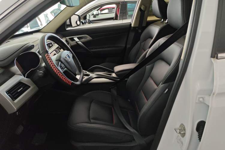 Used Geely Auto Emgrand X7 Sport 2018 1.8TD Automatic Two-Wheel Drive Smart Connect 4G Internet Edition
