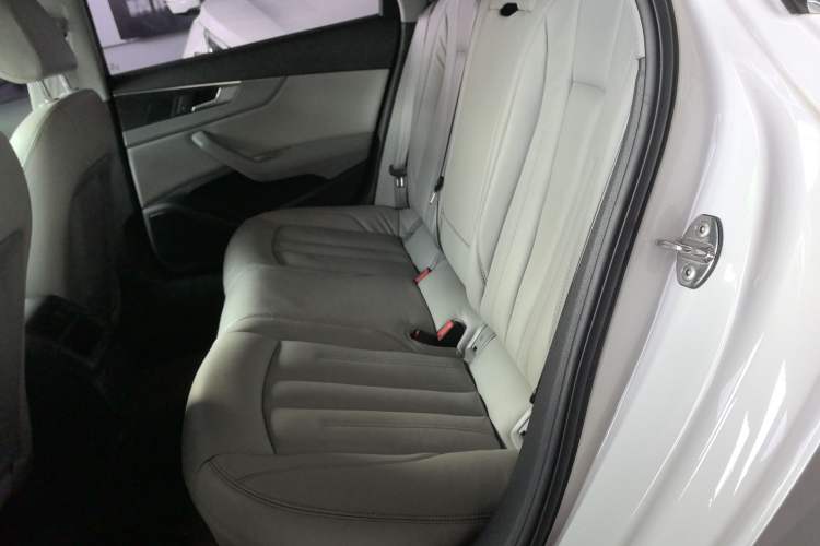 Used Audi A4L 2018 30th Anniversary Edition 40 TFSI Trendy Model
