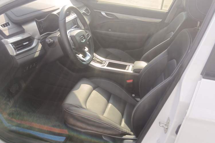 Used Geely Auto Emgrand 2019 Leading Edition 1.5L CVT Luxury Model China VI Standard
