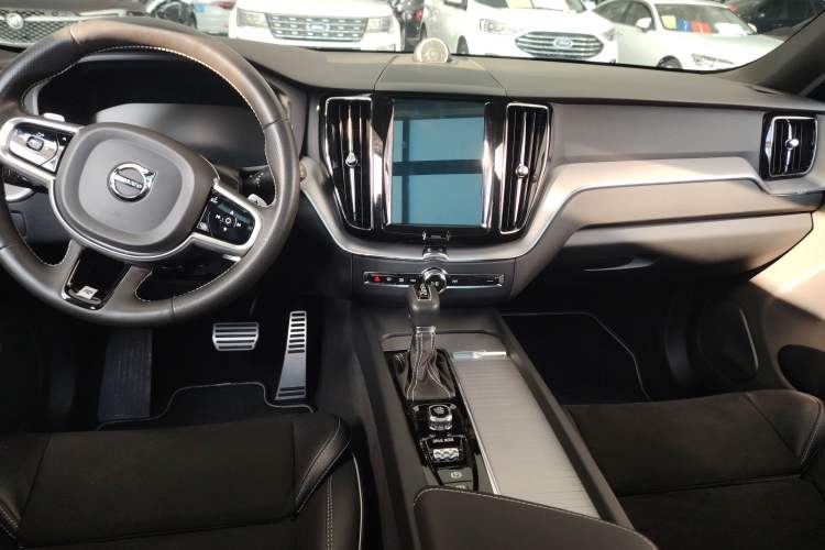 Used Volvo XC60 2018 T5 4x4 Smart & Sporty Edition
