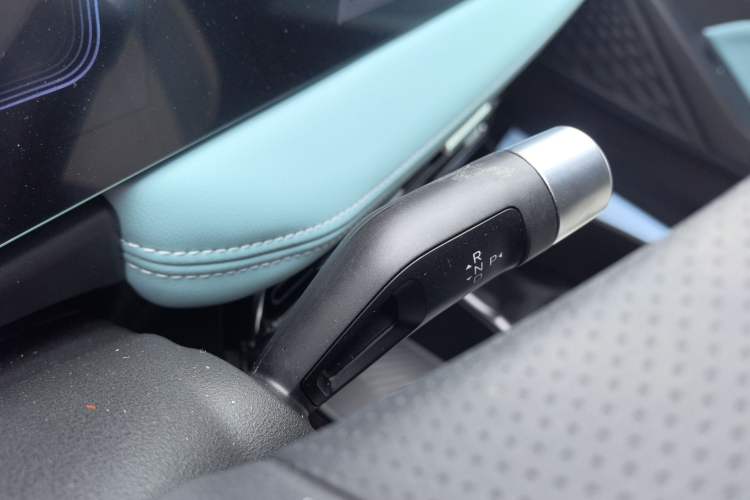 Used Geometry E Firefly 2024 401km Starlight
