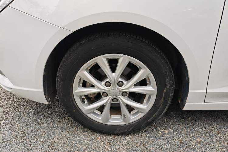 Used Roewe i5 2020 1.5L Automatic 4G Connected Linghao Edition