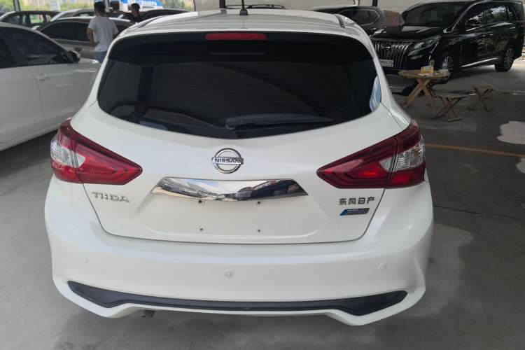 Used Nissan Tiida 2016 1.6L CVT Cool Dynamic Edition
