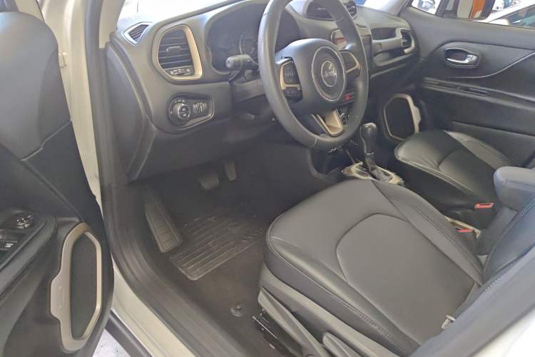 Used  Renegade 2017 180T Automatic High-Energy Version
