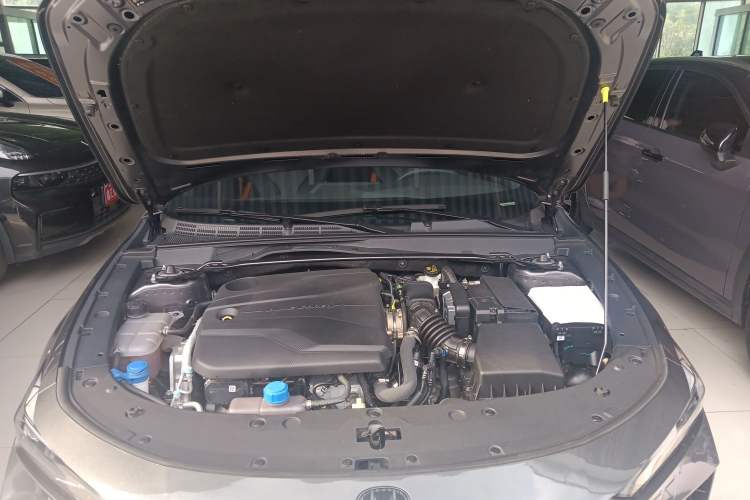 Used Changan UNI-V 2023 1.5T Prestige Model
