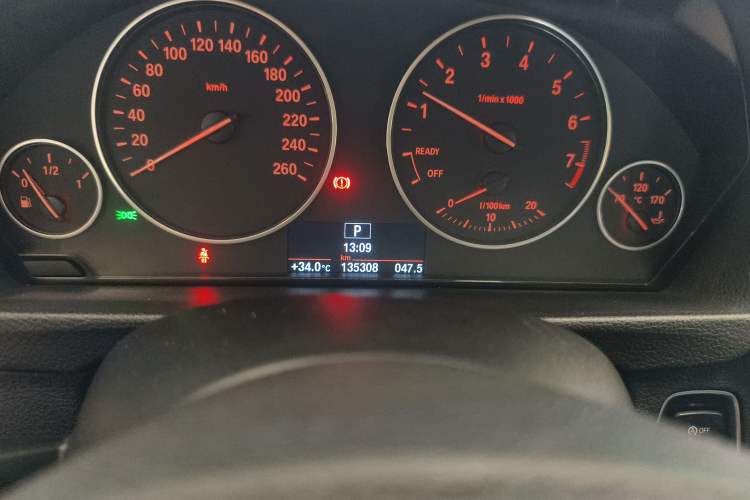 Used BMW 3 Series 2015 316Li Fashion Model
