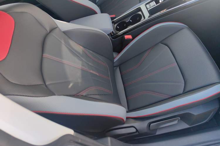 Used Volkswagen Lamando 2023 Lavida L 280TSI DSG Cool & Spicy Edition
